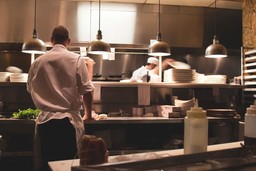 chefs-cooking-in-kitchen-chain